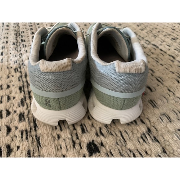 On Cloud 5 Women Running Shoes Athletic Athleisure activewear Sneakers 7.5 - Picture 3 of 8